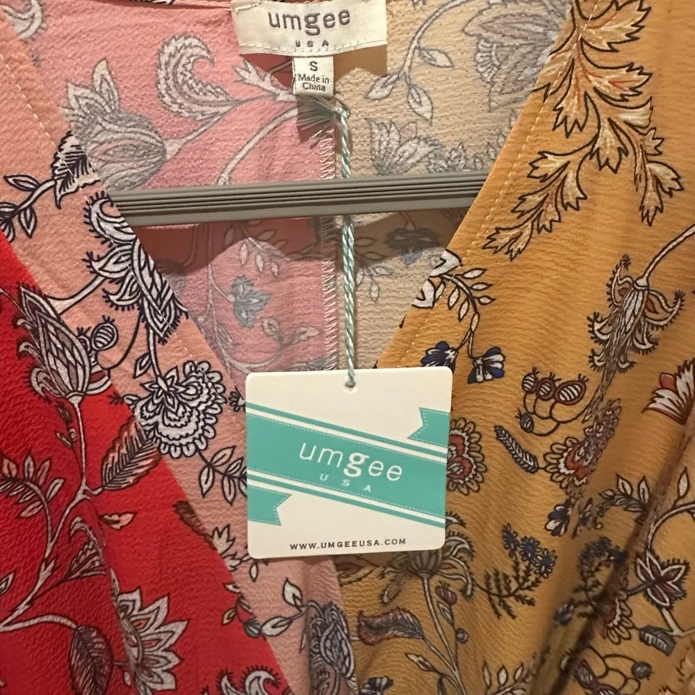 Umgee  - NWT Romper Red and Yellow Floral Wrap - Picture 3 of 4